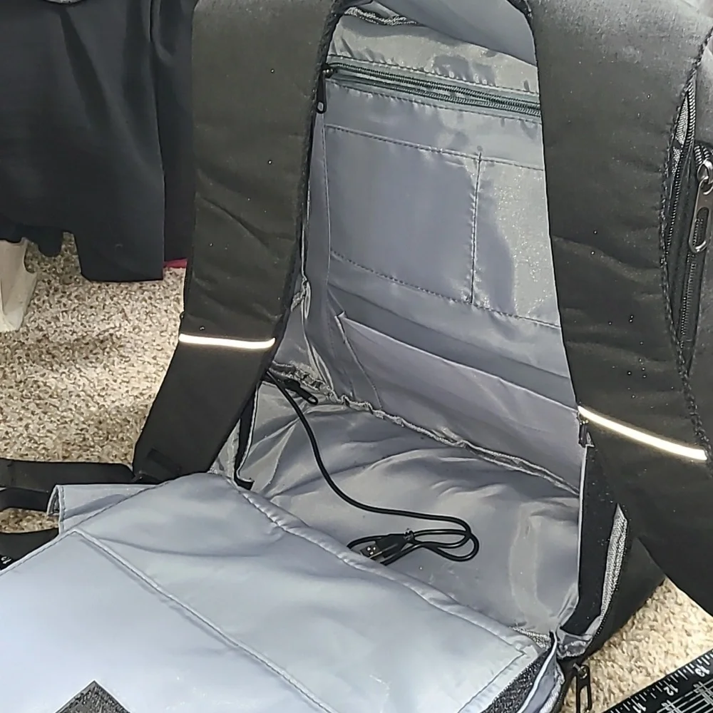 Anit-Theft Backpack With Charging Port